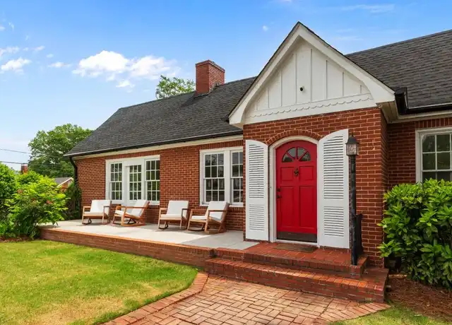 Property at 59 Perry St, Newnan, GA, 30263, 4 beds, 2 baths, [object Object]