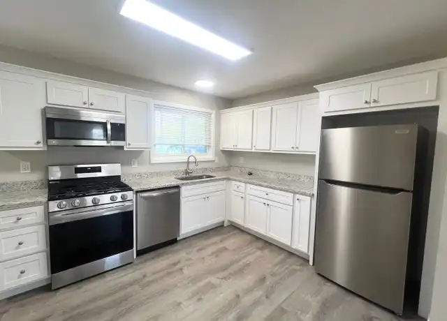 Property at 3502 Ipswich Ln, Saint Charles, MO, 63301, 3 beds, 1 bath, [object Object]