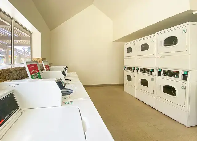 Photo of 2098 W Acacia Ave, Hemet, CA 92545