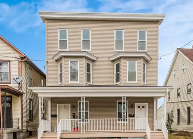 Property at 327 W King St Apt 2, Chambersburg, PA, 17201, 3 beds, 1 bath, [object Object]