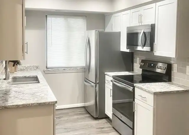 Property at 270 E 13 Mile Rd #34, Madison Heights, MI, 48071, 1 bed, 1 bath, [object Object]