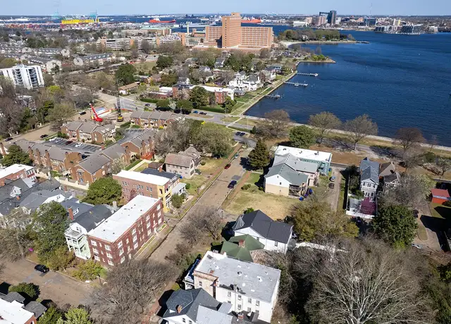 Photo of 327 Washington St, Portsmouth, VA 23704