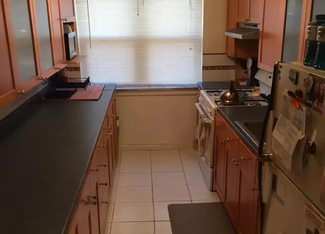 Property at 76-34 170th St Unit 2, Queens, NY, 11366, 2 beds, 1 bath, [object Object]