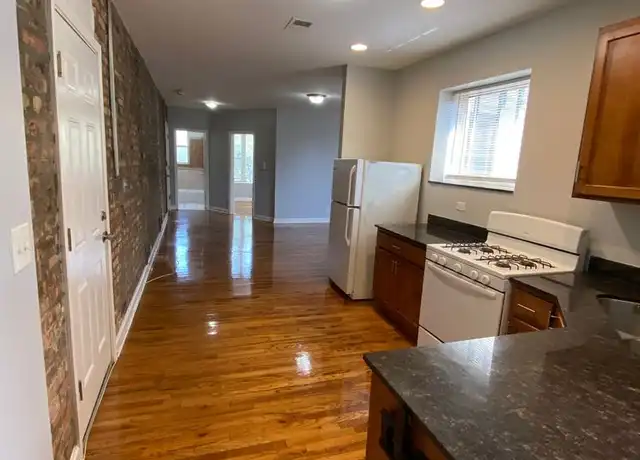 Property at 7000 S Chappel Ave Unit 7008-3S, Chicago, IL, 60649, 2 beds, 2 baths, [object Object]