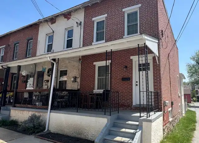 Property at 224 W Lafayette St, West Chester, PA, 19380, 2 beds, 1.5 baths, [object Object]