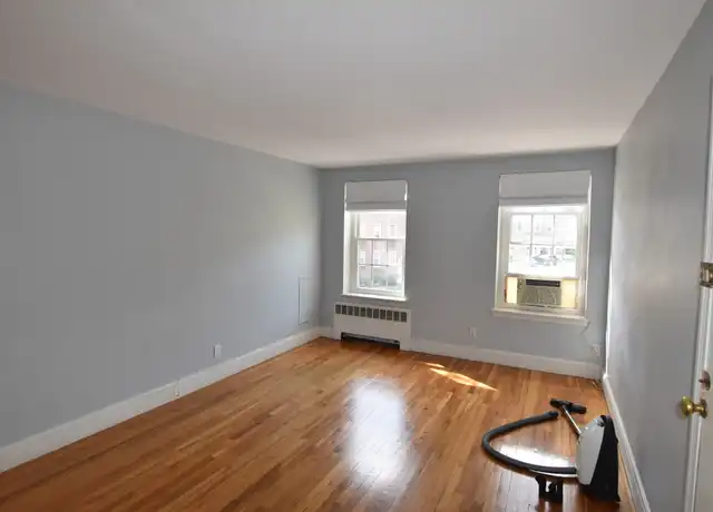 Property at 23 Englewood Ave #4, Brookline, MA, 02445, 2 beds, 1 bath, [object Object]