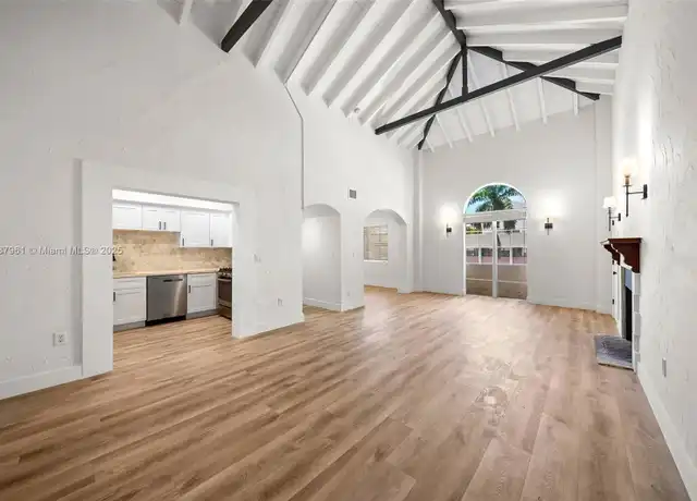 Property at 2411 Biscayne Blvd Unit 2, Miami, FL, 33137, 2 beds, 1 bath, [object Object]