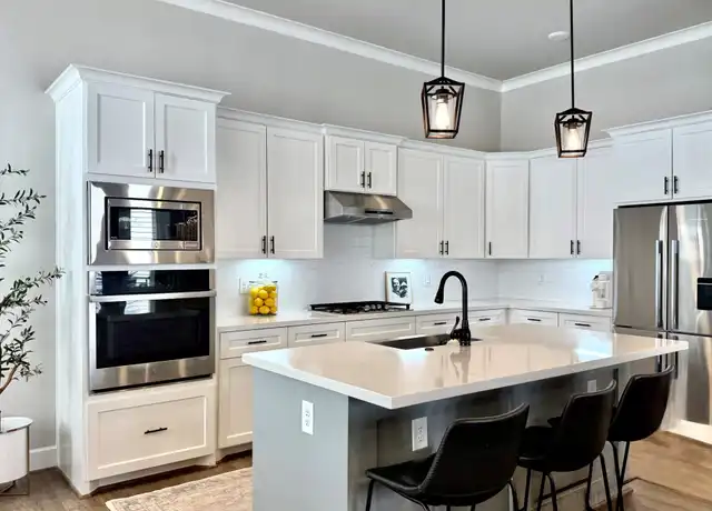 Property at 952 Fisher St, Houston, TX, 77018, 3 beds, 3.5 baths, [object Object]
