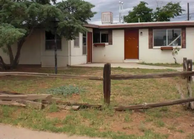 Property at 105 1st St, Huachuca City, AZ, 85616, 3 beds, 1 bath, [object Object]