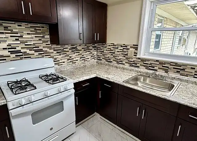 Property at Twinbrook - 2152 Aldrin Rd, Ocean Township, NJ, 07712, 1-2 bed, 1 bath, [object Object]