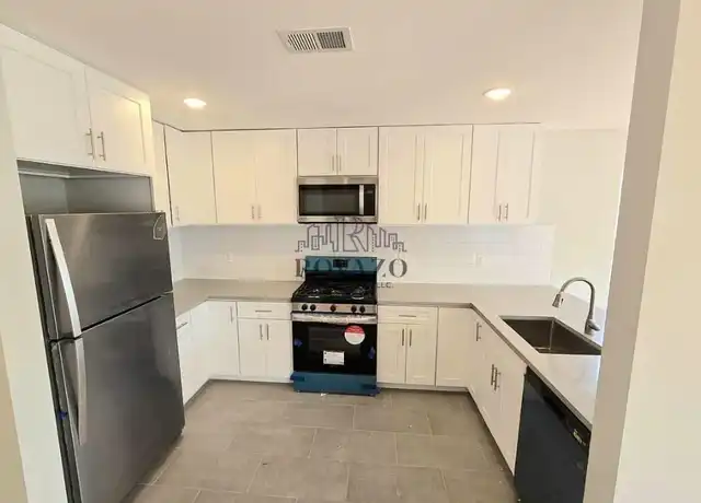Property at 530 S 18th St Unit 1,2, Newark, NJ, 07103, 3 beds, 2 baths, [object Object]