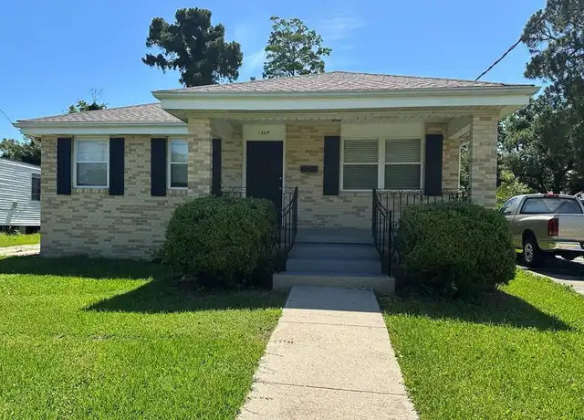 Property at 1209 Bonnabel Blvd, Metairie, LA, 70005, 2 beds, 1 bath, [object Object]