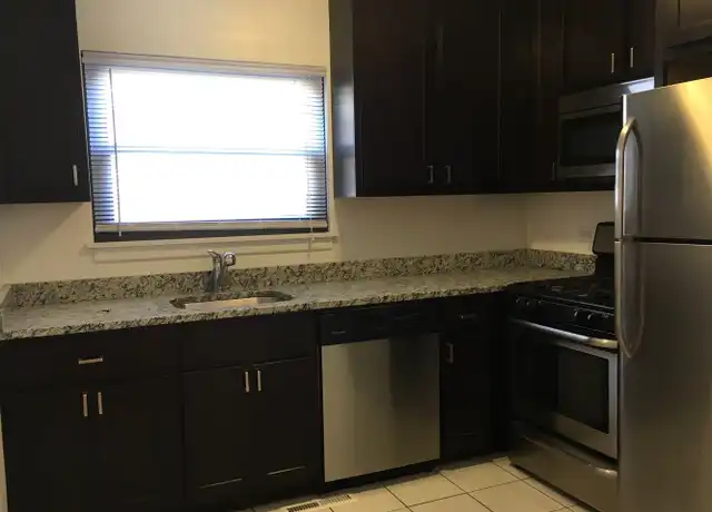 Property at 1934 Linden Ave Unit B, Highland Park, IL, 60035, 2 beds, 1 bath, [object Object]