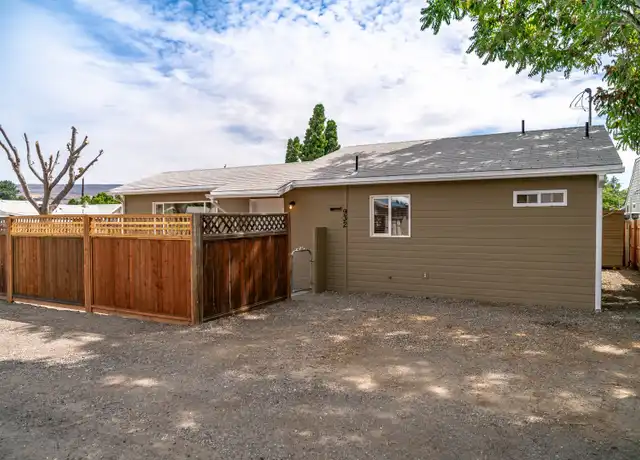 Property at 932 S Walker Ave, Wenatchee, WA, 98801, 2 beds, 1 bath, [object Object]