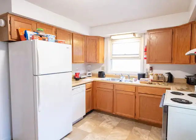 Property at 1409 W Jackson St Unit 1409 1/2, Muncie, IN, 47303, 2 beds, 1 bath, [object Object]