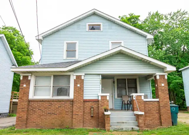 Property at 1409 W Jackson St Unit 1409 1/2, Muncie, IN, 47303, 2 beds, 1 bath, [object Object]