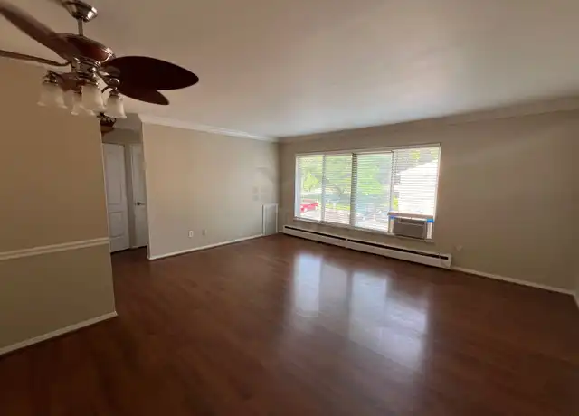 Property at 11358 Canal Rd #204, Sterling Heights, MI, 48314, 1 bed, 1 bath, [object Object]