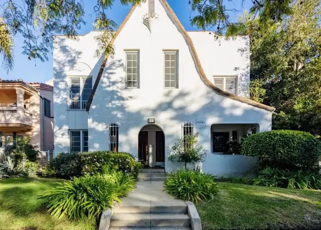 Property at 132 N La Peer Dr Unit 1, Beverly Hills, CA, 90211, 1 bed, 1 bath, [object Object]