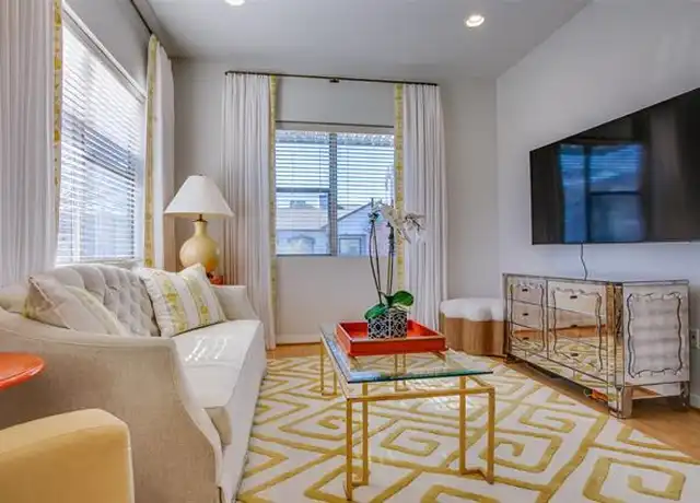 Property at 3015 Bryan St Unit 2B, Dallas, TX, 75204, 1 bed, 1 bath, [object Object]