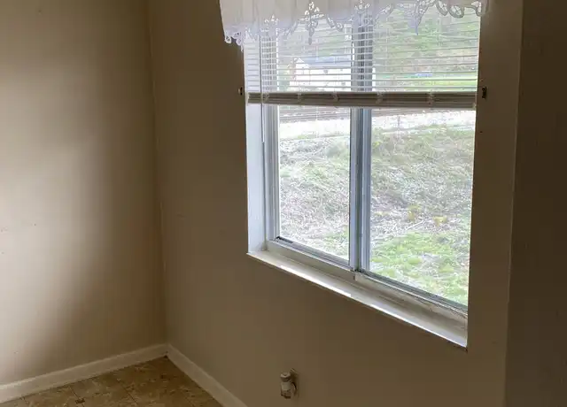 Property at 705 Maple St Unit 2, South Charleston, WV, 25309, 2 beds, 1 bath, [object Object]