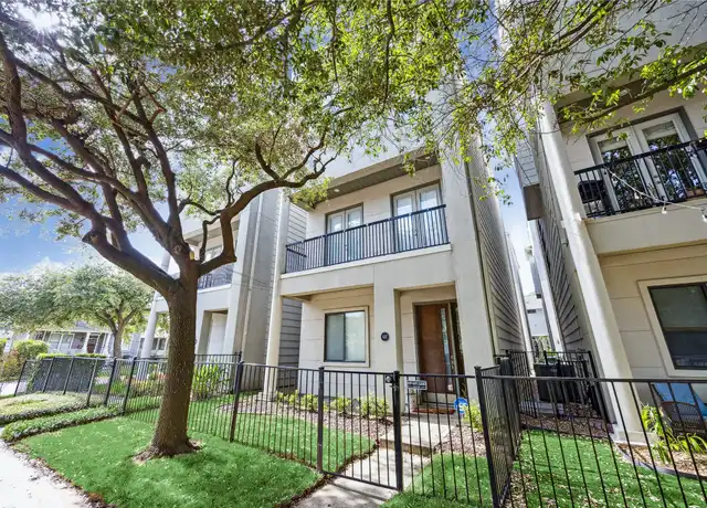 Property at 627 W 8th St, Houston, TX, 77007, 3 beds, 3.5 baths, [object Object]