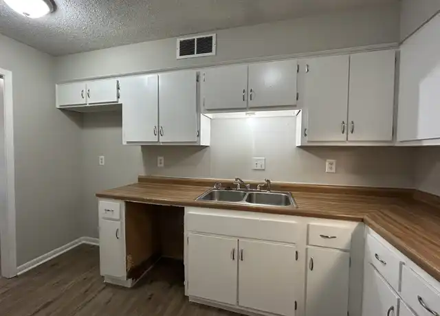 Property at 3293 Leschallas Dr, Memphis, TN, 38128, 3 beds, 2 baths, [object Object]