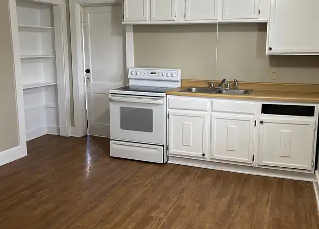 Property at 454 Fairview Rd, Asheville, NC, 28803, 3 beds, 1 bath, [object Object]