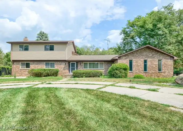 Property at 5750 Mabley Hill Rd, Fenton, MI, 48430, 5 beds, 4.5 baths, [object Object]