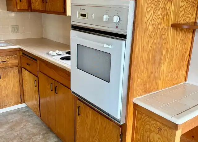Property at 260 Lee St Unit 305, Oakland, CA, 94610, 1 bed, 1 bath, [object Object]