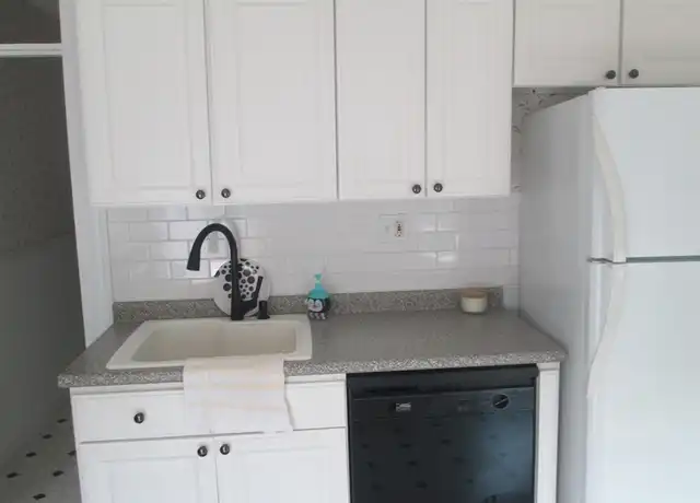Property at 45 Tewksbury St Unit 4, Winthrop, MA, 02152, 3 beds, 1 bath, [object Object]