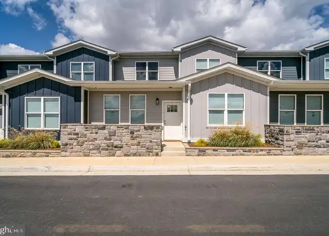 Property at 1524 Crownpoint Dr, Harrisonburg, VA, 22801, 3 beds, 2 baths, [object Object]