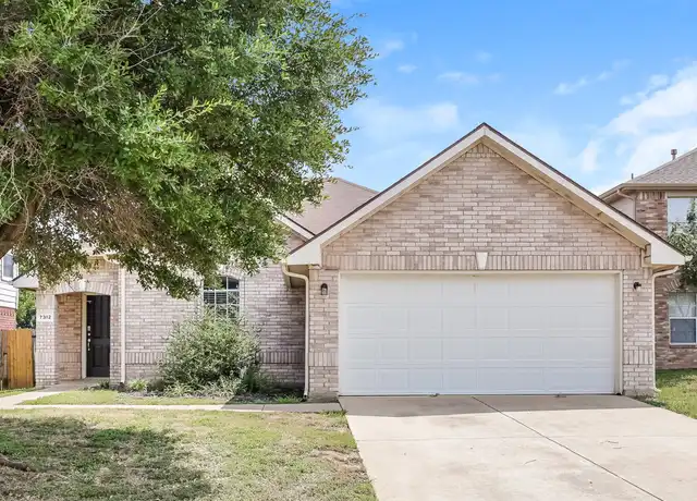 Property at 7312 Moon Ridge Ct, Fort Worth, TX, 76133, 3 beds, 2 baths, [object Object]