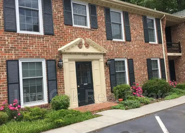 Property at 1309 Cypress Ave Unit 102, Virginia Beach, VA, 23451, 2 beds, 1 bath, [object Object]