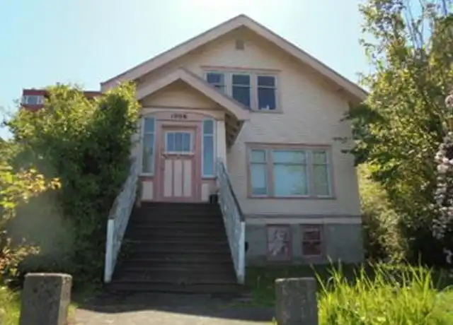 Property at 1006 N Garden St Unit 2, Bellingham, WA, 98225, 3 beds, 1 bath, [object Object]