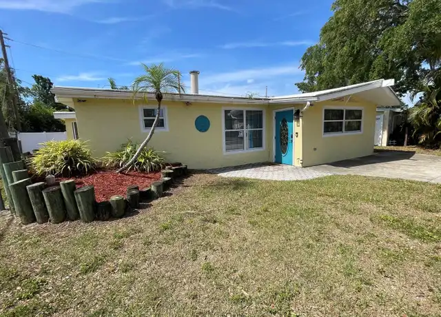 Property at 10210 122nd Ave, Largo, FL, 33773, 3 beds, 2 baths, [object Object]