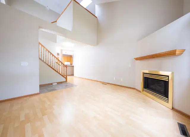 Property at 2750 Mallard Dr, Saint Paul, MN, 55125, 2 beds, 1.5 baths, [object Object]