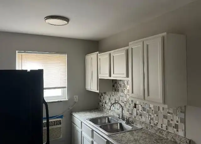 Property at 3316 W 8th St, Cincinnati, OH, 45205, 1 bed, 1 bath, [object Object]