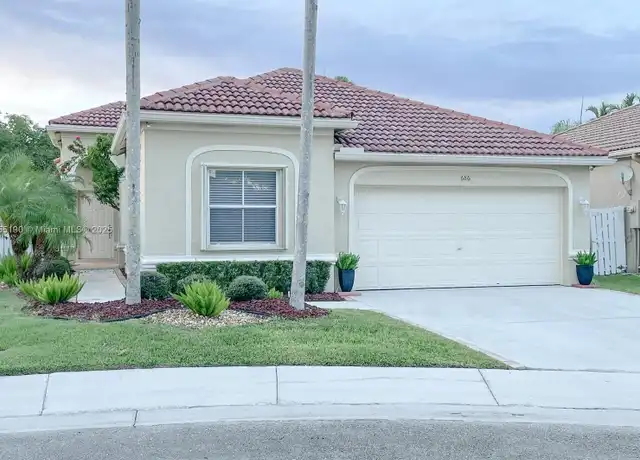 Property at 686 Maplewood Ct Unit 686, Weston, FL, 33327, 4 beds, 2 baths, [object Object]