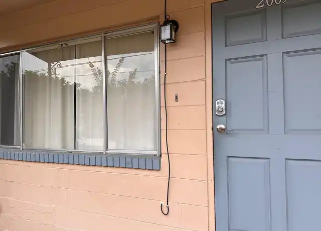 Property at 2005 NE 2nd St, Ocala, FL, 34470, 2 beds, 1 bath, [object Object]