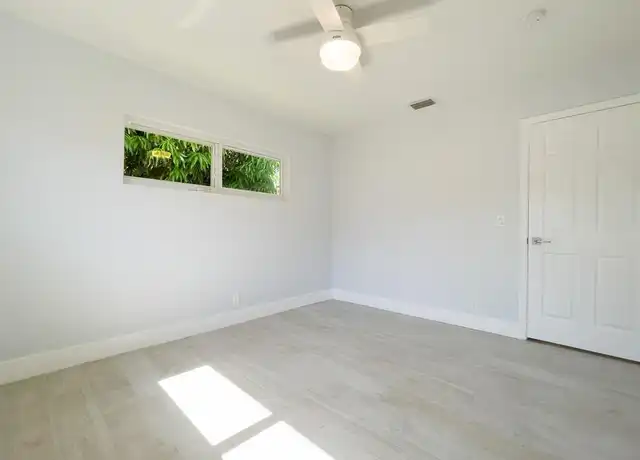 Property at 831 SW 7th St, Pompano Beach, FL, 33060, 2 beds, 2.5 baths, [object Object]