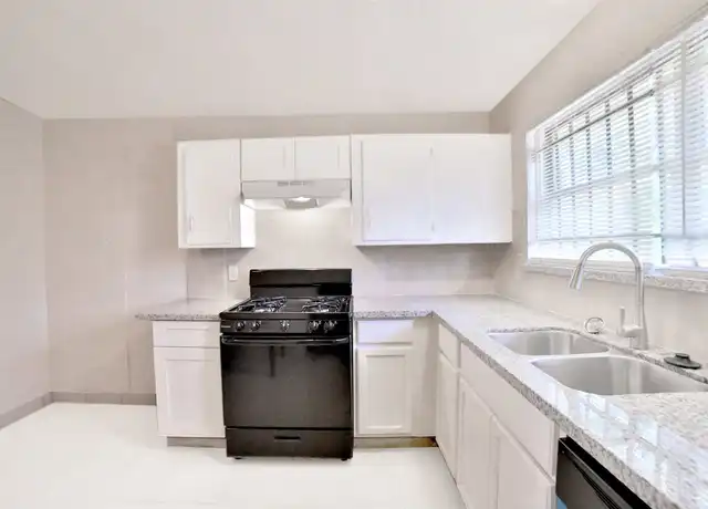 Property at 4326 Tareyton Ln, Houston, TX, 77047, 3 beds, 1 bath, [object Object]