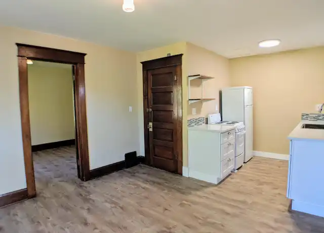 Property at 427 SW 5th St Unit C, Corvallis, OR, 97333, 1 bed, 1 bath, [object Object]