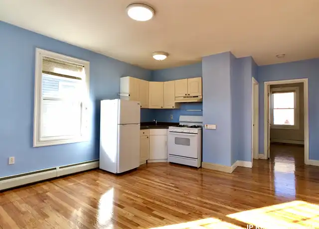 Property at 180 Heath St #2, Jamaica Plain, MA, 02130, 1 bed, 1 bath, [object Object]