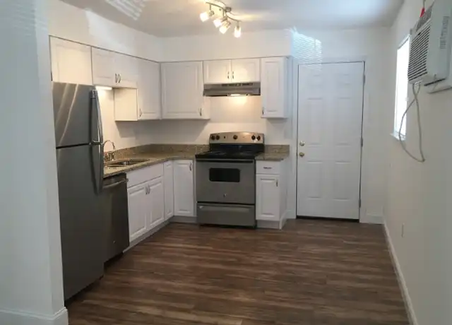 Property at 1411 29th St Unit A, Niceville, FL, 32578, 2 beds, 1 bath, [object Object]