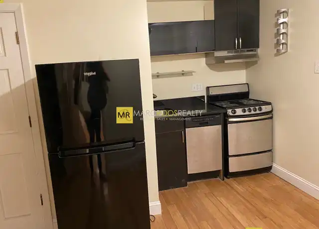 Property at 20 Bartlett Pl Unit 1, Boston, MA, 02113, 2 beds, 1 bath, [object Object]