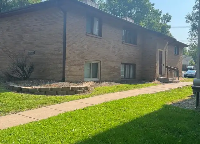 Property at 2408 S 10th St #4, Lincoln, NE, 68502, 2 beds, 1 bath, [object Object]