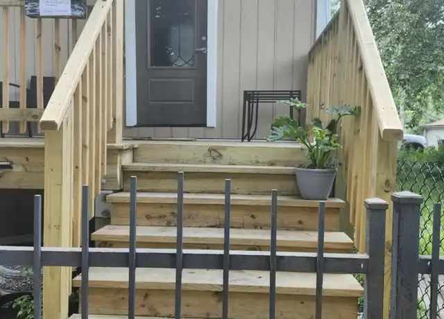 Property at 941 W 50th St Unit 2, Chicago, IL, 60609, 3 beds, 1 bath, [object Object]