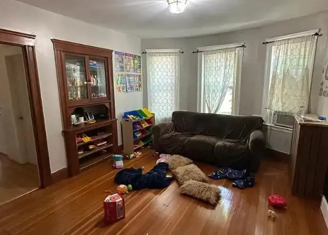 Property at 40 Pembroke St, Medford, MA, 02155, 3 beds, 1 bath, [object Object]