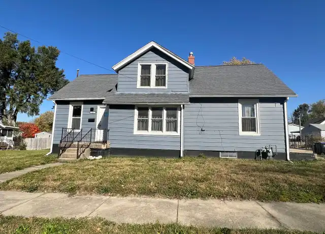 Property at 1401 W Elm St, Bloomington, IL, 61701, 3 beds, 1 bath, [object Object]