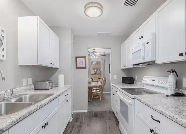 Property at 520 S 70th St, Omaha, NE, 68106, 3 beds, 1 bath, [object Object]